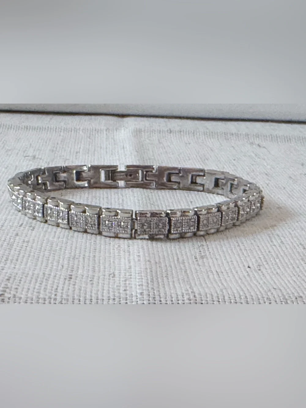 Classic Silver-Tone Cubic Zirconia Tennis Bracelet - Elegant Sparkle